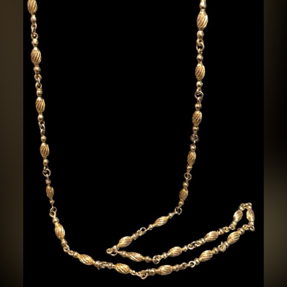 Solid 34” Layering Necklace in Gold-tone - vintage - Picture 8 of 10